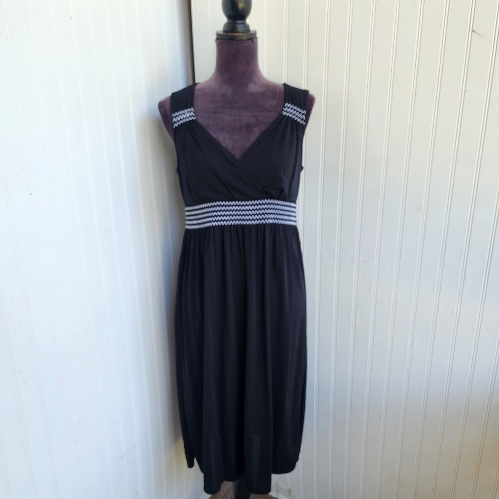 Ann Taylor Loft A-line Dress Size 6 Womans Black Wrap V-neck Sleeveless Stretch
